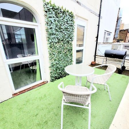 One Bedroom Apartment With A Terrace In Angel ロンドン エクステリア 写真