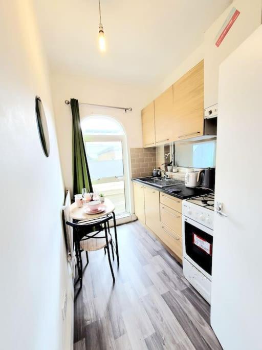 One Bedroom Apartment With A Terrace In Angel ロンドン エクステリア 写真